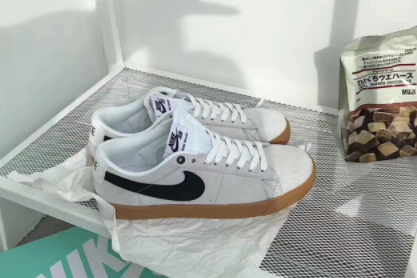 耐克板鞋推荐?可以做情侣鞋吗? 耐克板鞋推荐?可以做情侣鞋吗?