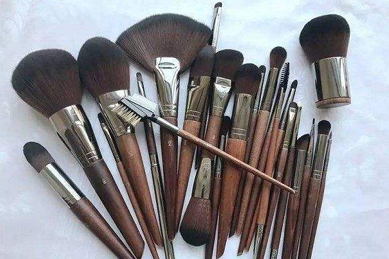 好用的化妆刷品牌那个好？谁能介绍几个品牌？