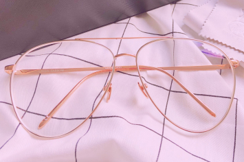 什么牌子的眼镜好?Linda farrow 眼镜怎么样? 什么牌子的眼镜好?Linda farrow 眼镜怎么样?