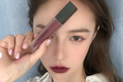 burberry唇釉53号试色？burberry唇釉53号好看吗？