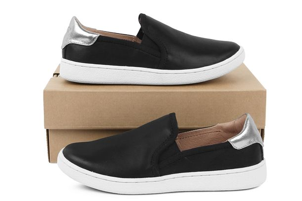 ugg的单鞋尺码偏大吗?价格是多少? ugg的单鞋尺码偏大吗?价格是多少?