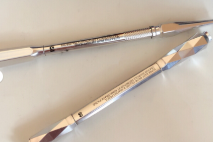 贝玲妃 benefit眉笔可以用来画眼线吗?妆感重不重? 贝玲妃 benefit眉笔可以用来画眼线吗?妆感重不重?