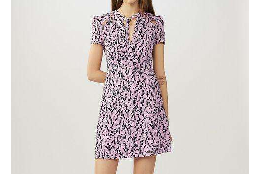 maje桑蚕丝连衣裙好看吗? maje桑蚕丝连衣裙好看吗?