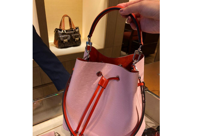 LV时尚包包好看吗?LV NEONOE粉色水桶包的价格? LV时尚包包好看吗?LV NEONOE粉色水桶包的价格?