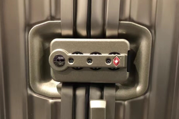 rimowa密码锁打不开怎么回事？怎么解决？