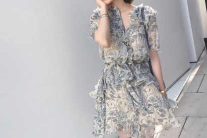 碎花连衣裙夏装推荐? 碎花连衣裙夏装推荐?