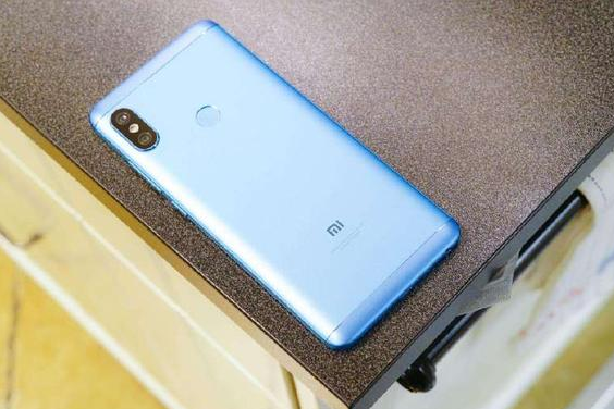 荣耀畅玩7X和红米note5那个好？买那个性价比高？