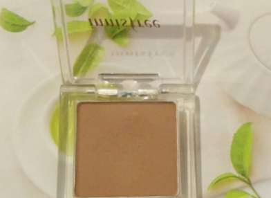 高光鼻影修容推荐?这两款好用吗? 高光鼻影修容推荐?这两款好用吗?