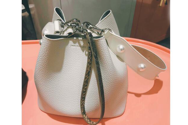 韩国水桶包品牌? 韩国水桶包多少钱? 韩国水桶包品牌? 韩国水桶包多少钱?