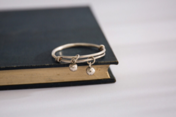 适合年轻人的银饰品牌?推荐几家? 适合年轻人的银饰品牌?推荐几家?