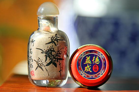 益德成鼻烟有危害吗?可以治疗鼻炎吗? 益德成鼻烟有危害吗?可以治疗鼻炎吗?