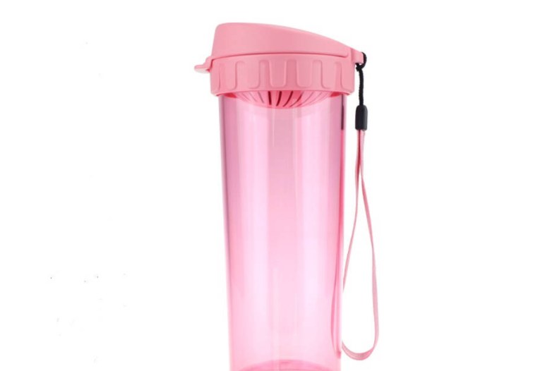 tupperware水杯容量?能装热水吗? tupperware水杯容量?能装热水吗?