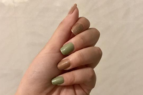 hm指甲油试色最全? hm指甲油试色最全?