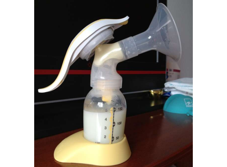 吸奶器手动好还是电动好？吸力越大的吸奶器越好吗？