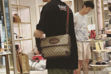 古驰男包价格?贵不贵? 古驰男包价格?贵不贵?