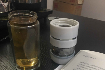 花间道茶水分离保温杯好用吗？材质如何？