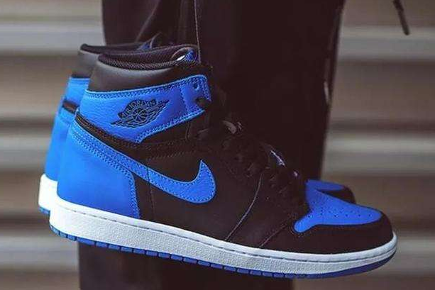 女生买aj球鞋要小一码吗？怎么搭配？