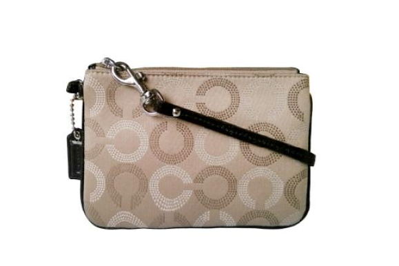 蔻驰单肩斜挎包哪款好?价钱贵吗? 蔻驰单肩斜挎包哪款好?价钱贵吗?