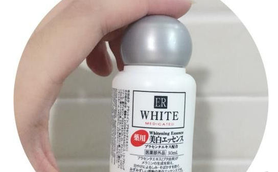 大创美白面部精华能擦脸吗？有粘稠感吗?