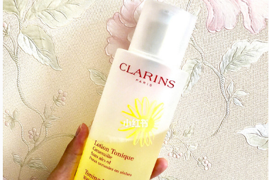 娇韵诗大黄水适合什么肤质?敏感肌可以用吗? 娇韵诗大黄水适合什么肤质?敏感肌可以用吗?