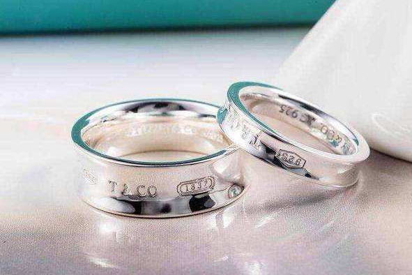 蒂芙尼情侣饰品对戒多少钱?tiffany情侣饰品戒指尺码? 蒂芙尼情侣饰品对戒多少钱?tiffany情侣饰品戒指尺码?