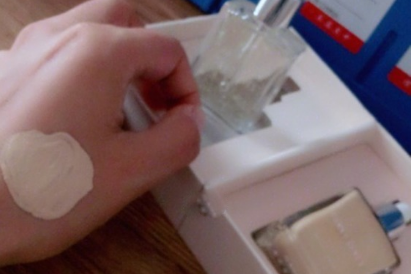 Funny Elves粉底液控油效果好吗?使用感如何? Funny Elves粉底液控油效果好吗?使用感如何?