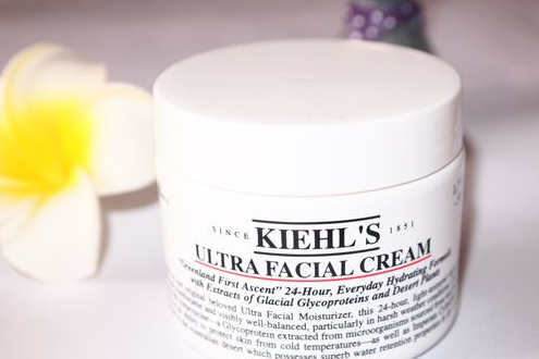 科颜氏高保湿面霜油吗?含酒精吗? 科颜氏高保湿面霜油吗?含酒精吗?