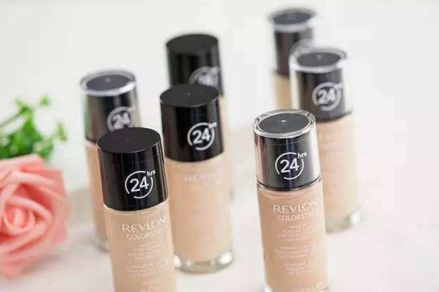 露华浓粉底液遮瑕吗?真的持久吗? 露华浓粉底液遮瑕吗?真的持久吗?