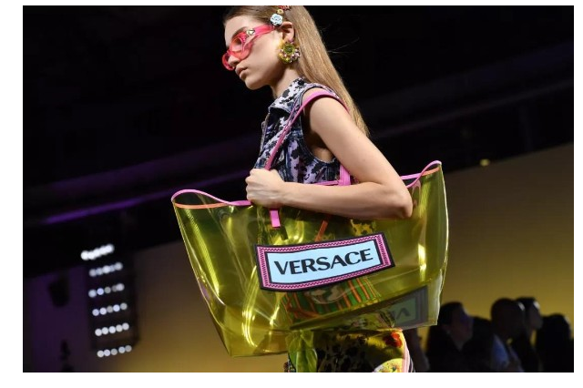 Michael Kors将更名,同时将以21亿美元收购意大利奢侈品牌 Michael Kors将更名,同时将以21亿美元收购意大利奢侈品牌