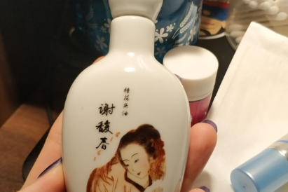 谢馥春桂花头油香味如何?使用感好吗? 谢馥春桂花头油香味如何?使用感好吗?