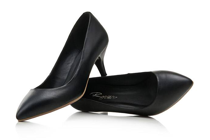 瑞思皮尔高跟女鞋子怎么样?磨脚吗? 瑞思皮尔高跟女鞋子怎么样?磨脚吗?