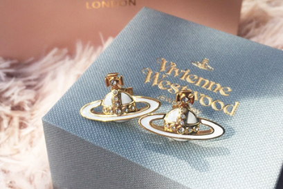 西太后经典款土星耳环好看吗?会有百搭感吗? 西太后经典款土星耳环好看吗?会有百搭感吗?