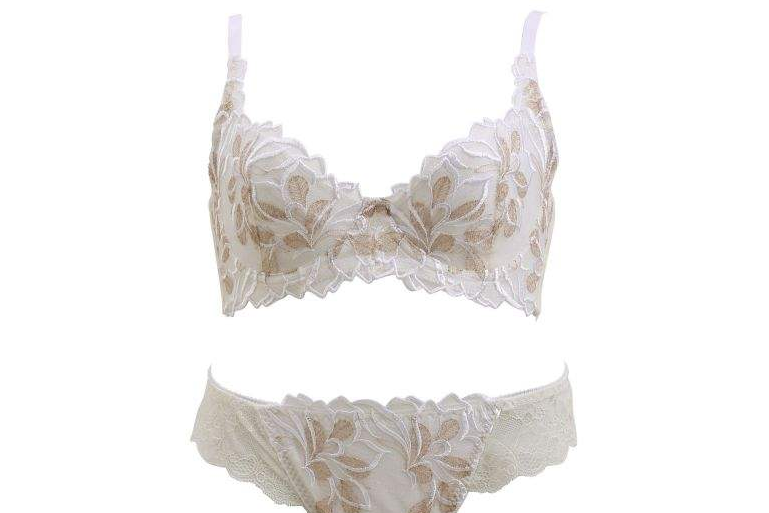 SHIROHATOshirohato蕾丝文胸是无钢圈的吗?面料透气吗? SHIROHATOshirohato蕾丝文胸是无钢圈的吗?面料透气吗?