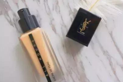 YSL恒久完美无瑕粉底适合油皮使用吗?遮瑕力度好吗? YSL恒久完美无瑕粉底适合油皮使用吗?遮瑕力度好吗?