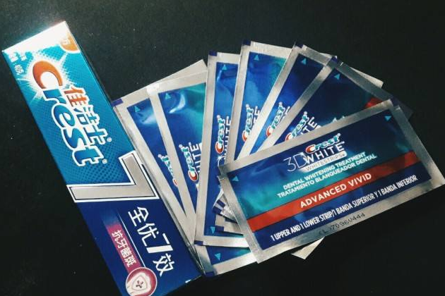 佳洁士美白牙贴有用吗?哪个版本的比较好用? 佳洁士美白牙贴有用吗?哪个版本的比较好用?