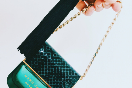 Marc Jacobs堕落手袋香水设计好看吗?留香时间久吗? Marc Jacobs堕落手袋香水设计好看吗?留香时间久吗?