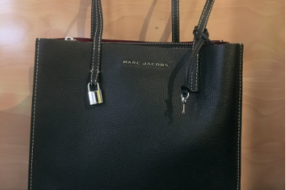 Marc Jacobs小众托特包皮质好吗?内部有分层吗? Marc Jacobs小众托特包皮质好吗?内部有分层吗?