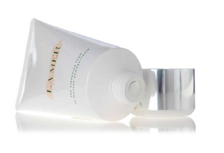 海蓝之谜洗面奶功效?洗完紧绷吗? 海蓝之谜洗面奶功效?洗完紧绷吗?