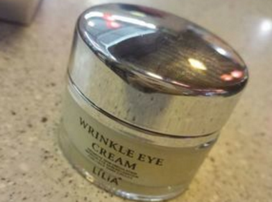 Lilia眼霜效果好吗?使用感温和吗? Lilia眼霜效果好吗?使用感温和吗?