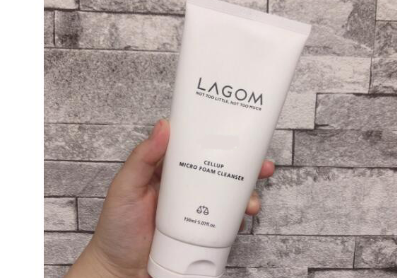 洗面乳什么牌子最好用？洗完后有紧绷感吗？