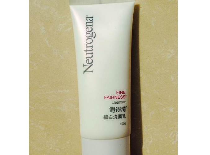 露得清洗面乳好不好用？露得清洗面乳新版比老版好在哪儿？