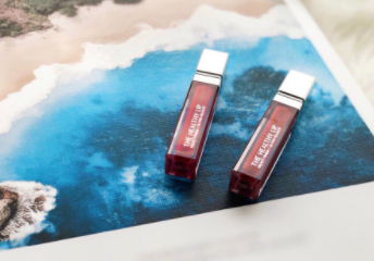 pf唇釉试色?上嘴干吗? pf唇釉试色?上嘴干吗?