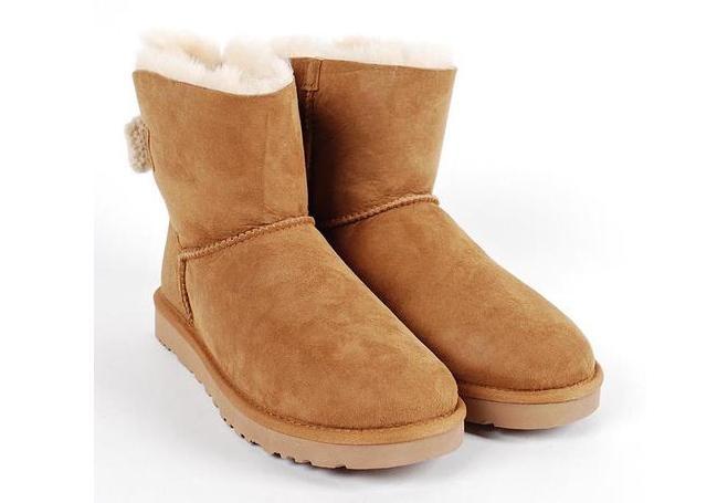 女士雪地靴新款？女式雪地靴多钱一双？