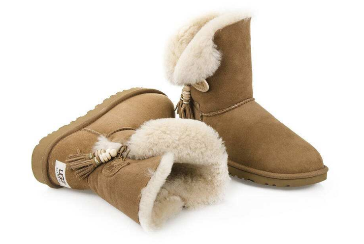 ugg雪地靴颜色如何选择？雪地靴穿着舒适吗？