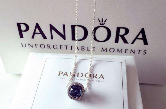 潘多拉项链海洋之心是银的吗?潘多拉项链能调节长短吗? 潘多拉项链海洋之心是银的吗?潘多拉项链能调节长短吗?