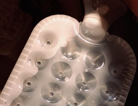 Fashy蜂窝款热水袋软媒？可以当坐垫吗？