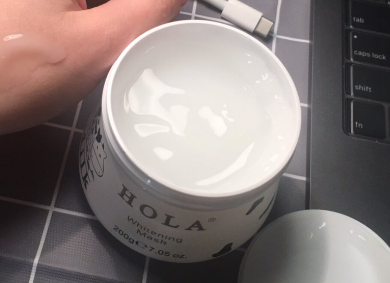 赫拉牛奶睡眠面膜使用感如何？补水效果强吗？