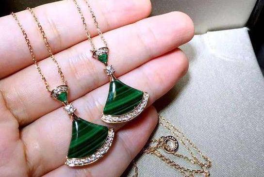 宝格丽绿扇子多少钱?宝格丽绿扇子值得买吗? 宝格丽绿扇子多少钱?宝格丽绿扇子值得买吗?