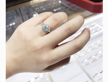 卡地亚钻石戒指价格? 卡地亚钻石戒指价格?