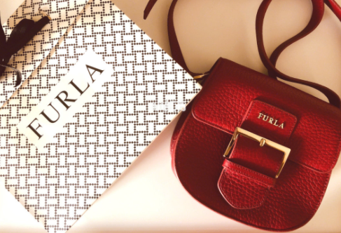 furla包包哪个颜色最火?价格是多少? furla包包哪个颜色最火?价格是多少?